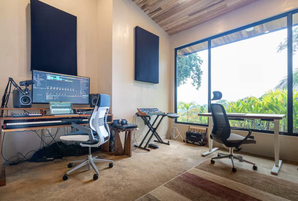 Musicians Paradise with Outrageous Ocean and Mountain Views - Ojochal, Costa Rica