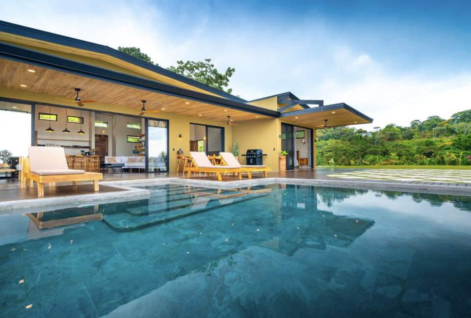 Musicians Paradise with Outrageous Ocean and Mountain Views - Ojochal, Costa Rica