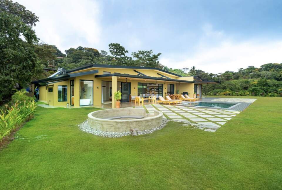 Musicians Paradise with Outrageous Ocean and Mountain Views - Ojochal, Costa Rica