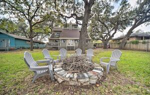 Cozy Hill Country Haven on the Water - Kingsland, Texas