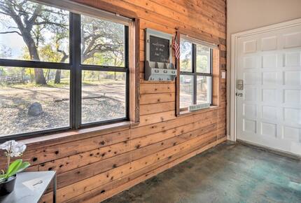 Cozy Hill Country Haven on the Water - Kingsland, Texas