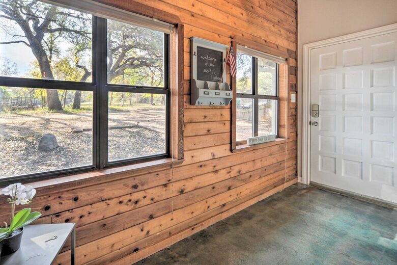 Cozy Hill Country Haven on the Water - Kingsland, Texas