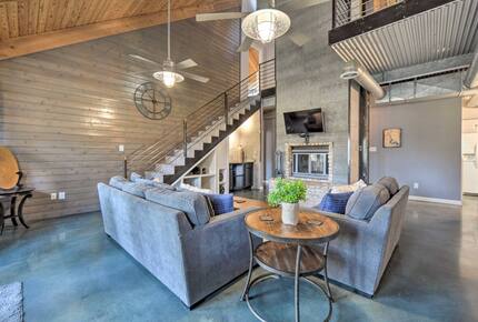 Cozy Hill Country Haven on the Water - Kingsland, Texas