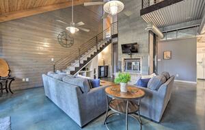 Cozy Hill Country Haven on the Water - Kingsland, Texas