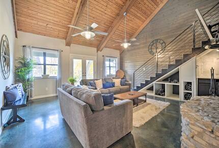 Cozy Hill Country Haven on the Water - Kingsland, Texas