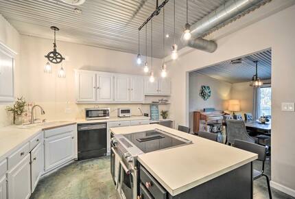 Cozy Hill Country Haven on the Water - Kingsland, Texas
