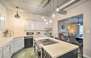 Cozy Hill Country Haven on the Water - Kingsland, Texas