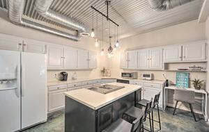 Cozy Hill Country Haven on the Water - Kingsland, Texas