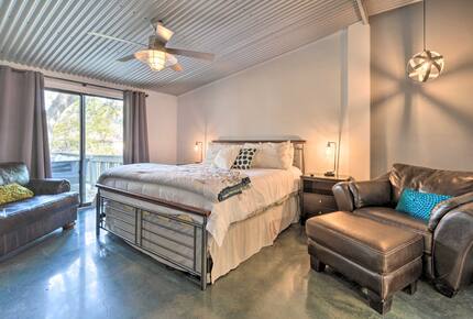 Cozy Hill Country Haven on the Water - Kingsland, Texas