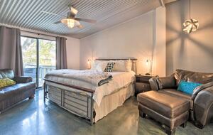 Cozy Hill Country Haven on the Water - Kingsland, Texas