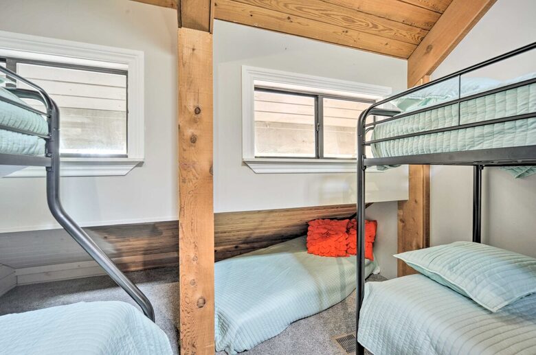 Cozy Hill Country Haven on the Water - Kingsland, Texas