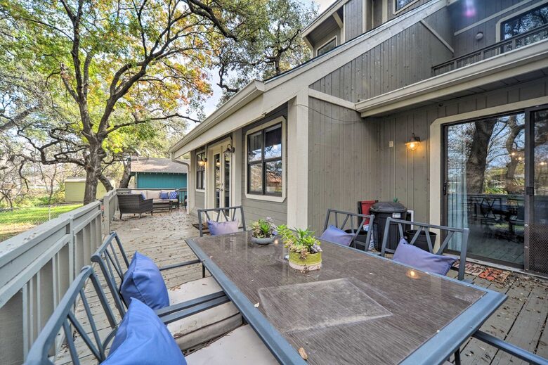Cozy Hill Country Haven on the Water - Kingsland, Texas