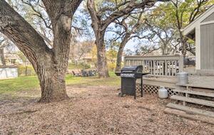 Cozy Hill Country Haven on the Water - Kingsland, Texas