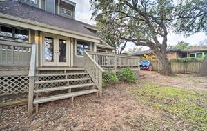 Cozy Hill Country Haven on the Water - Kingsland, Texas