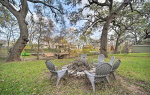 Cozy Hill Country Haven on the Water - Kingsland, Texas