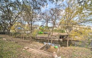 Cozy Hill Country Haven on the Water - Kingsland, Texas