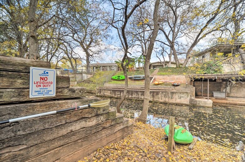 Cozy Hill Country Haven on the Water - Kingsland, Texas
