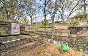 Cozy Hill Country Haven on the Water - Kingsland, Texas