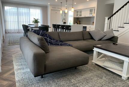 Elegant Bowral Retreat with Mountain Views - Bowral, Australia