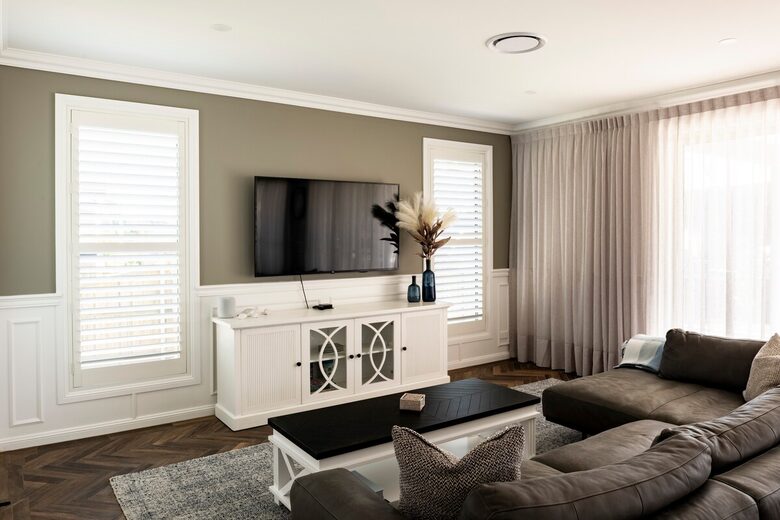 Elegant Bowral Retreat with Mountain Views - Bowral, Australia