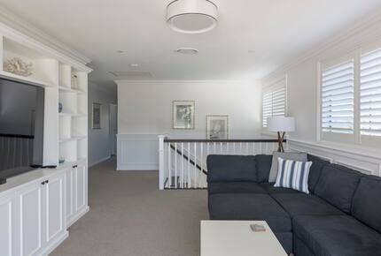 Elegant Bowral Retreat with Mountain Views - Bowral, Australia