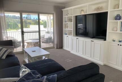 Elegant Bowral Retreat with Mountain Views - Bowral, Australia