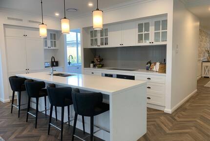 Elegant Bowral Retreat with Mountain Views - Bowral, Australia