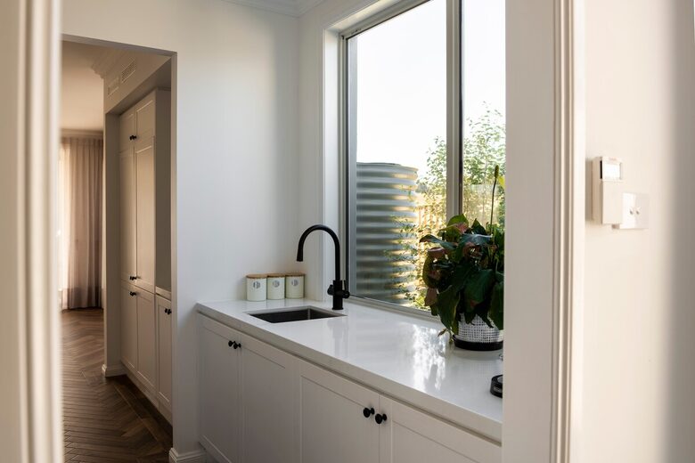 Elegant Bowral Retreat with Mountain Views - Bowral, Australia