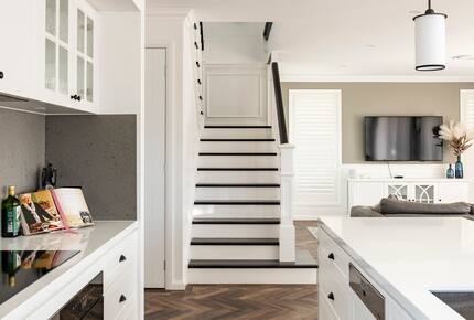 Elegant Bowral Retreat with Mountain Views - Bowral, Australia