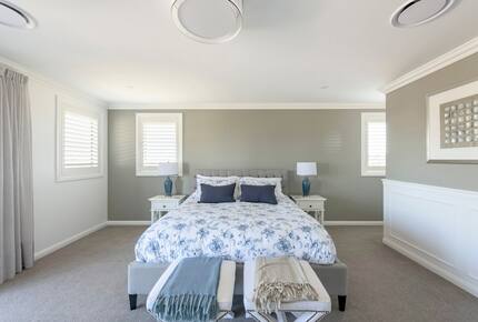 Elegant Bowral Retreat with Mountain Views - Bowral, Australia