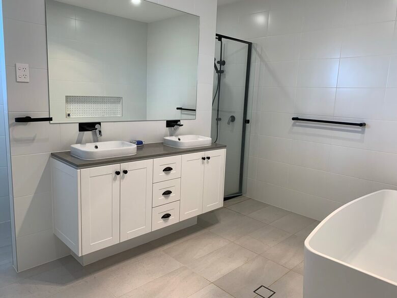 Elegant Bowral Retreat with Mountain Views - Bowral, Australia