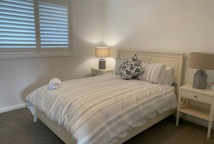 Elegant Bowral Retreat with Mountain Views - Bowral, Australia