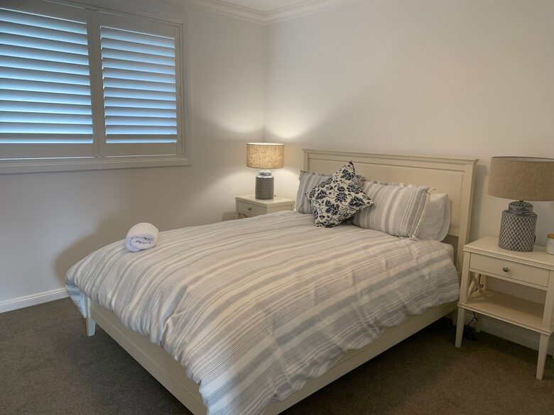 Elegant Bowral Retreat with Mountain Views - Bowral, Australia