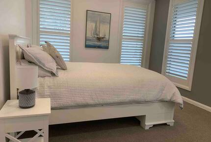 Elegant Bowral Retreat with Mountain Views - Bowral, Australia