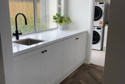 Elegant Bowral Retreat with Mountain Views - Bowral, Australia