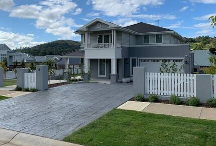 Elegant Bowral Retreat with Mountain Views - Bowral, Australia