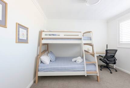 Elegant Bowral Retreat with Mountain Views - Bowral, Australia