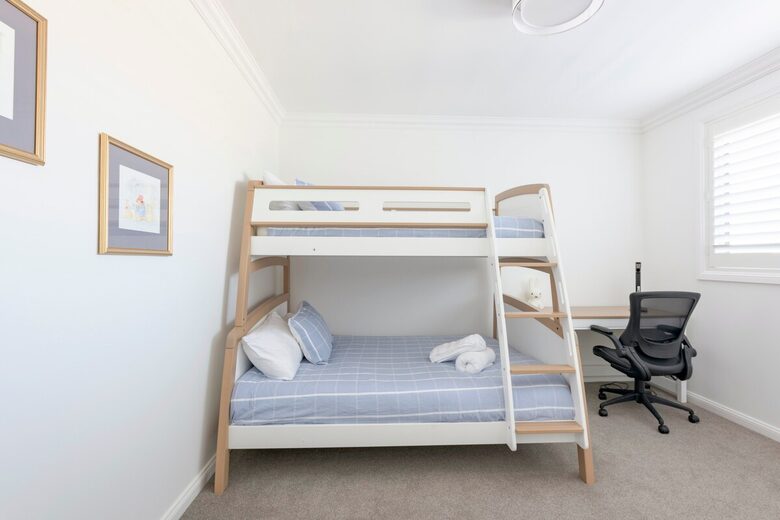 Elegant Bowral Retreat with Mountain Views - Bowral, Australia