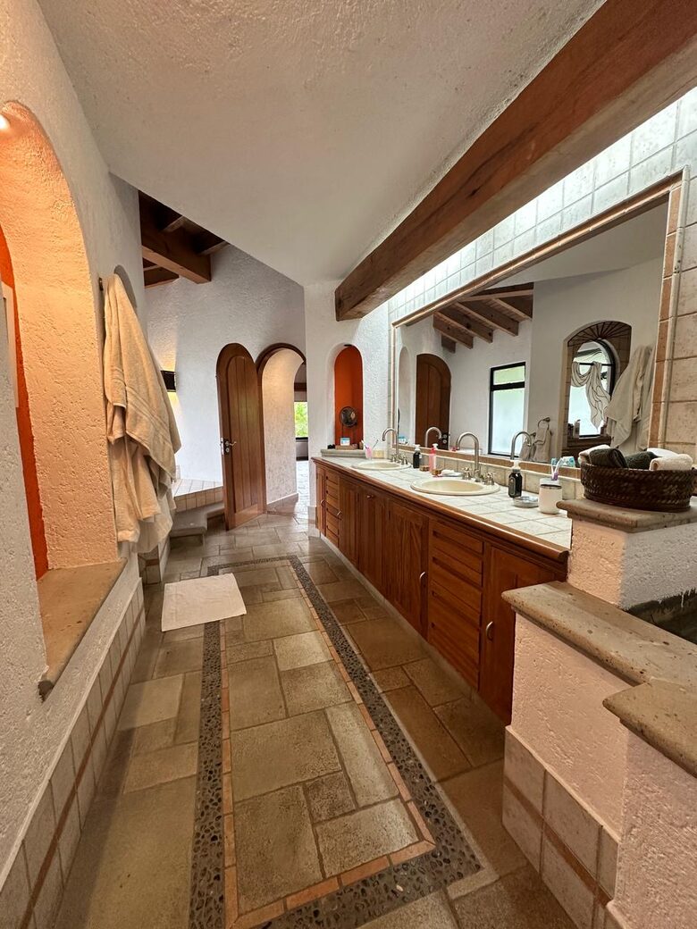 Serene Estate Surrounded by Water Gardens and Wildlife - Jiutepec, Mexico