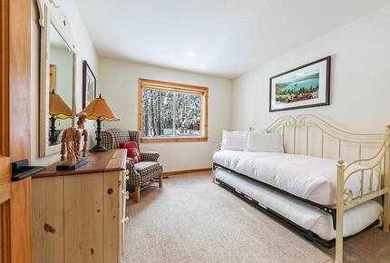 Bedroom 3, trundle bed
