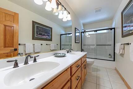2nd bathroom