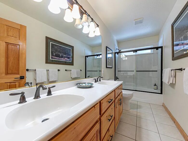 2nd bathroom