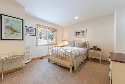 Bedroom 2, double bed