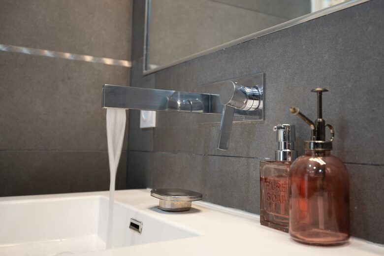 Elegant Provençal Loft with Private Pool - Sorgues, France