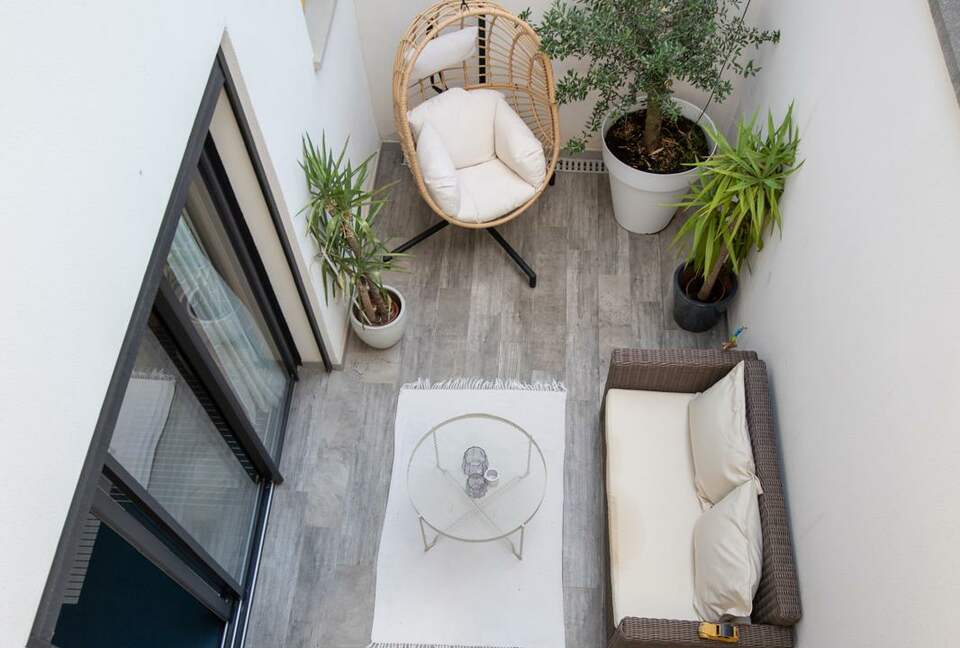 Elegant Provençal Loft with Private Pool - Sorgues, France