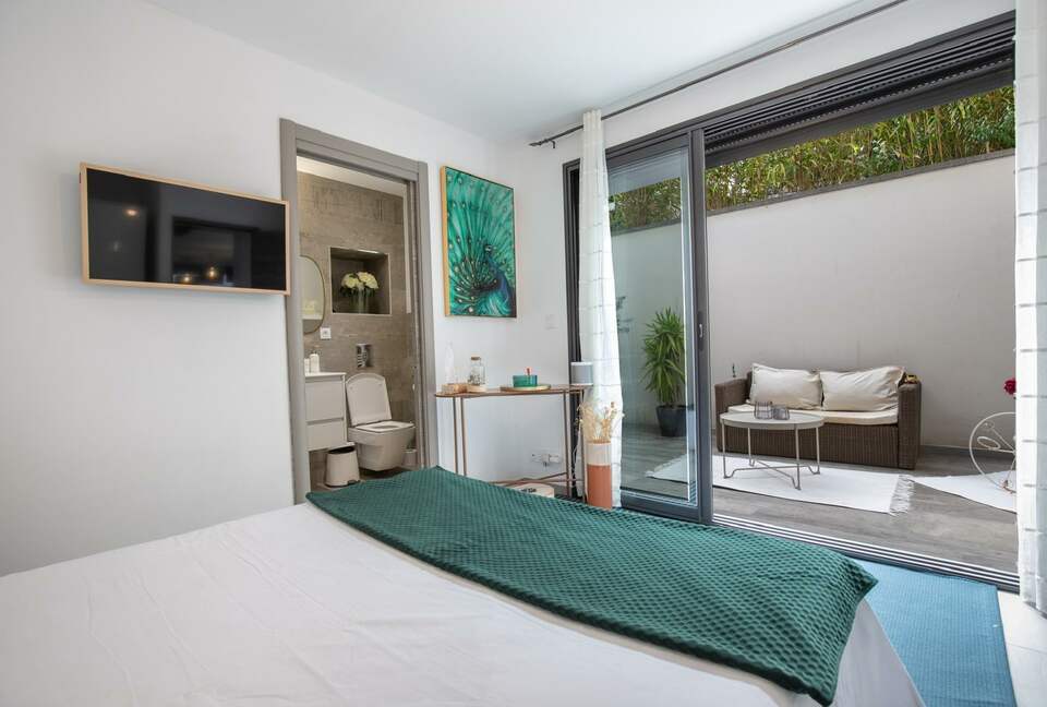 Elegant Provençal Loft with Private Pool - Sorgues, France