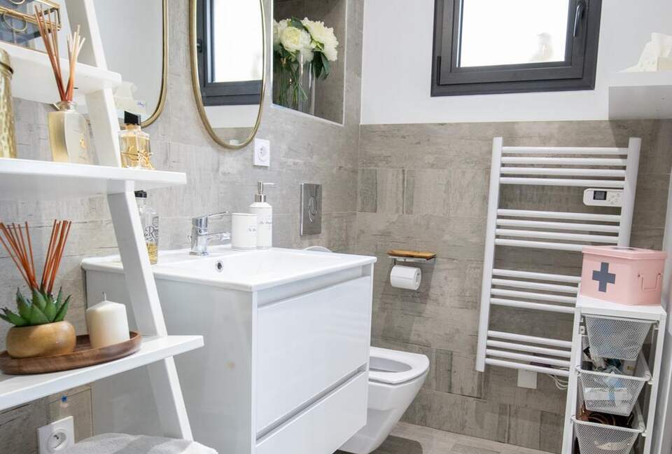 Elegant Provençal Loft with Private Pool - Sorgues, France