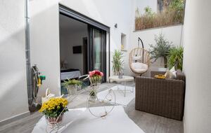 Elegant Provençal Loft with Private Pool - Sorgues, France