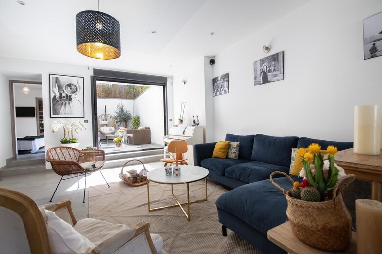 Elegant Provençal Loft with Private Pool - Sorgues, France