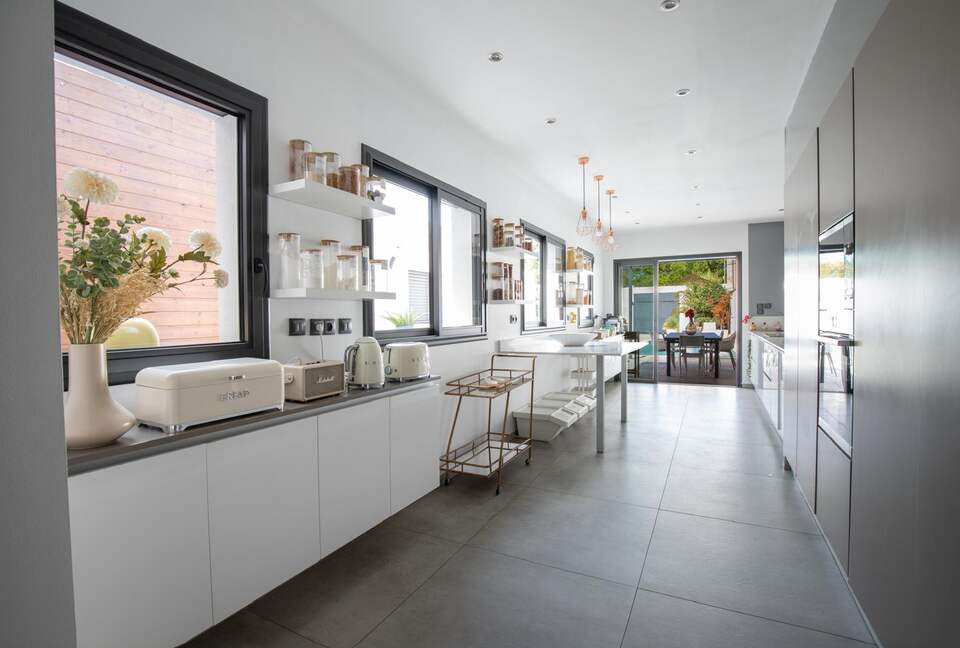 Elegant Provençal Loft with Private Pool - Sorgues, France